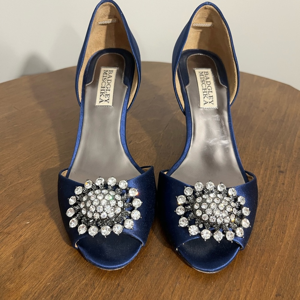 Beautiful! Blue Satin Badgley Mischka Heels Size 7